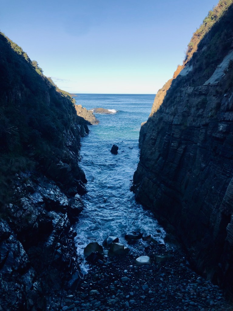 Ocean and cliffs at Tasman National Park, Tasmania