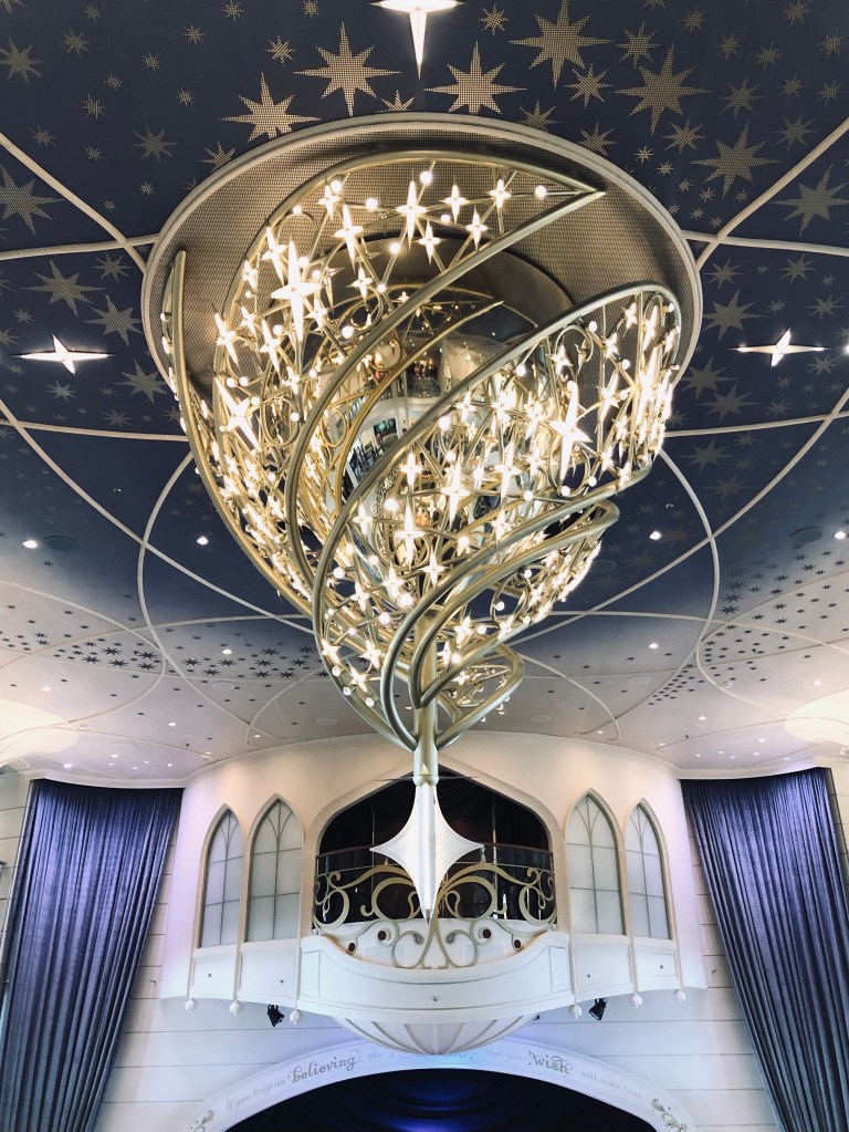Disney Wish chandelier in Grand Hall