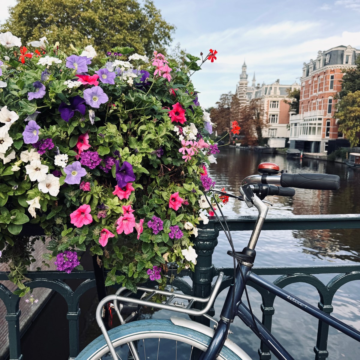 Amsterdam in 24 Hours: Bicycles, Canals &&nbsp;Stroopwafels