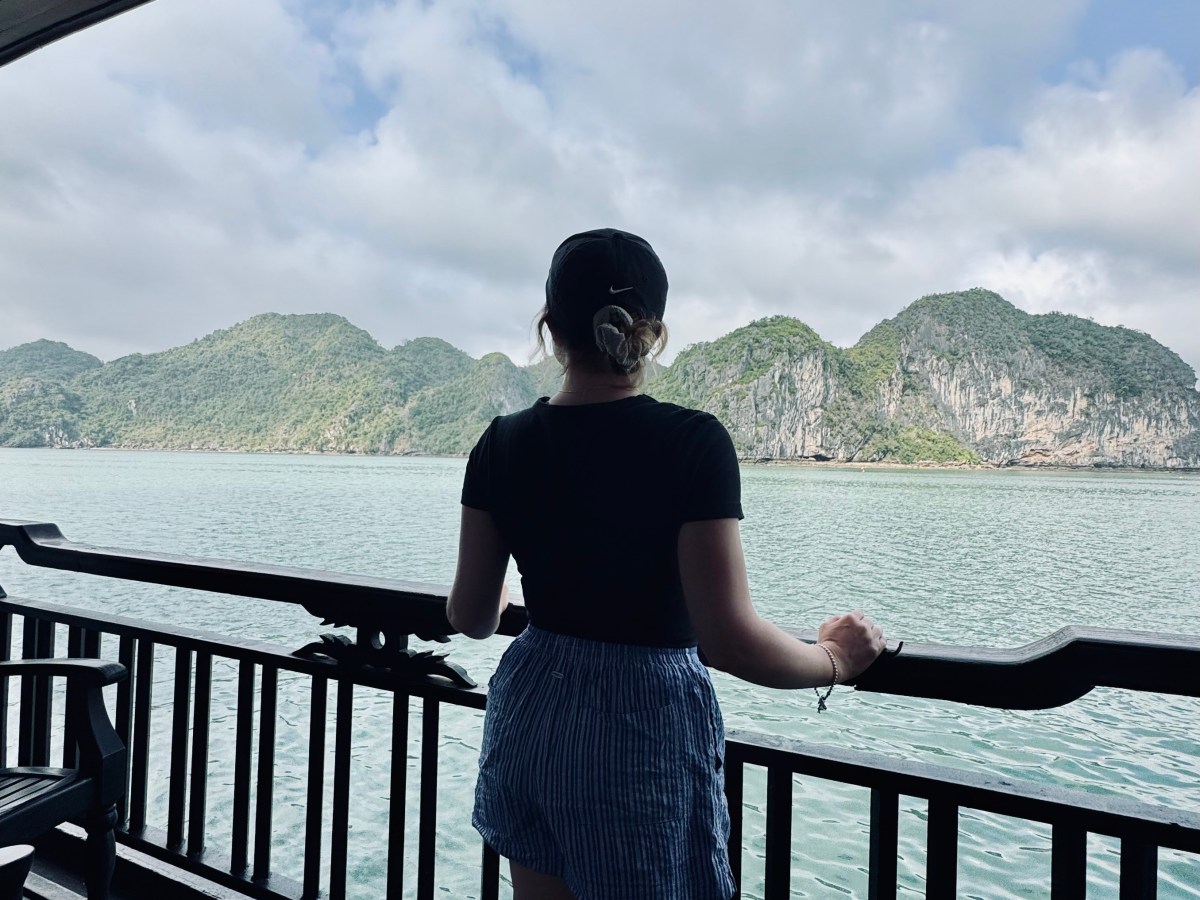 Ha Long Bay: Day Trip vs Overnight Cruise – Which One Is Right for&nbsp;You?